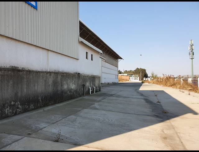 6,000M² WAREHOUSE FOR SALE IN ALBERTON NORTH